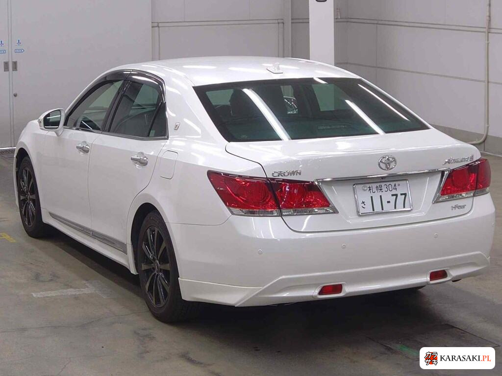 2013 Toyota Crown 4D 4WD Athlete Gi-Four 2