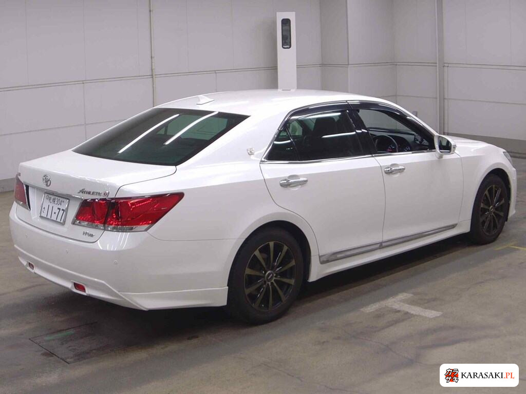 2013 Toyota Crown 4D 4WD Athlete Gi-Four 4