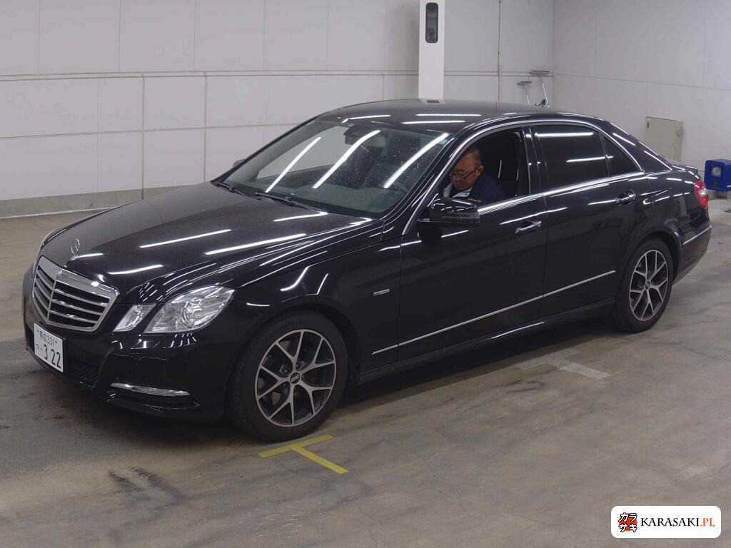 2011 Mercedes-Benz E-Class 4D 4WD E300 4MATIC Blueefficiency Avantgarde 3