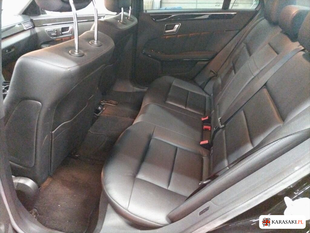 2011 Mercedes-Benz E-Class 4D 4WD E300 4MATIC Blueefficiency Avantgarde 6