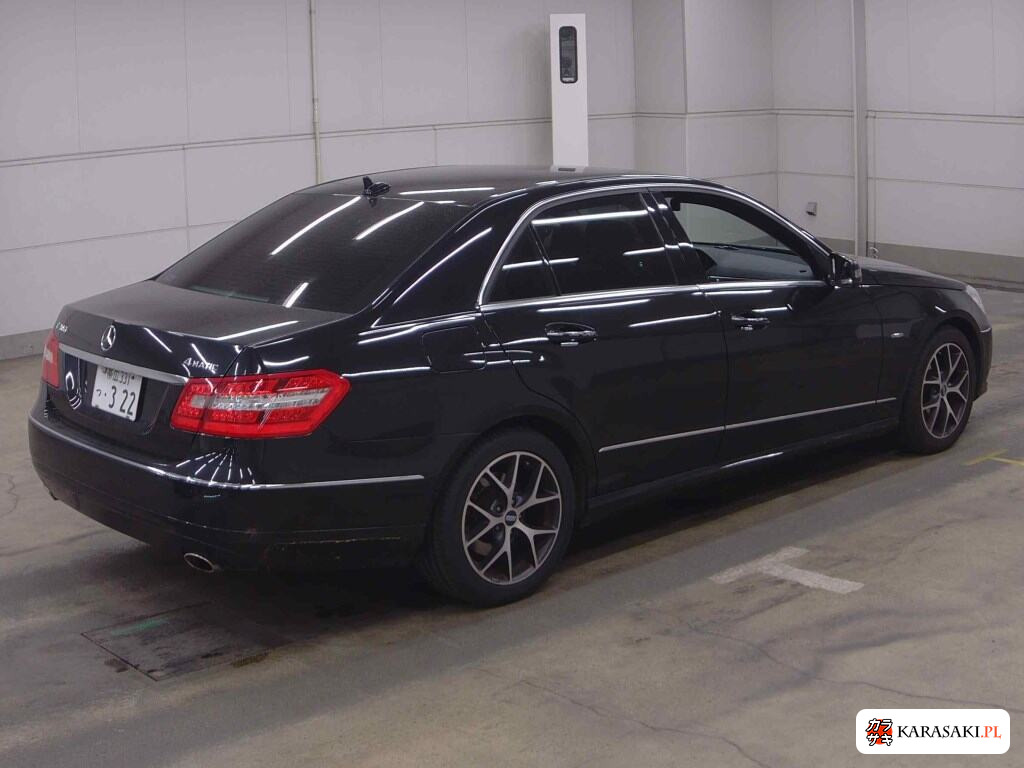 2011 Mercedes-Benz E-Class 4D 4WD E300 4MATIC Blueefficiency Avantgarde 4