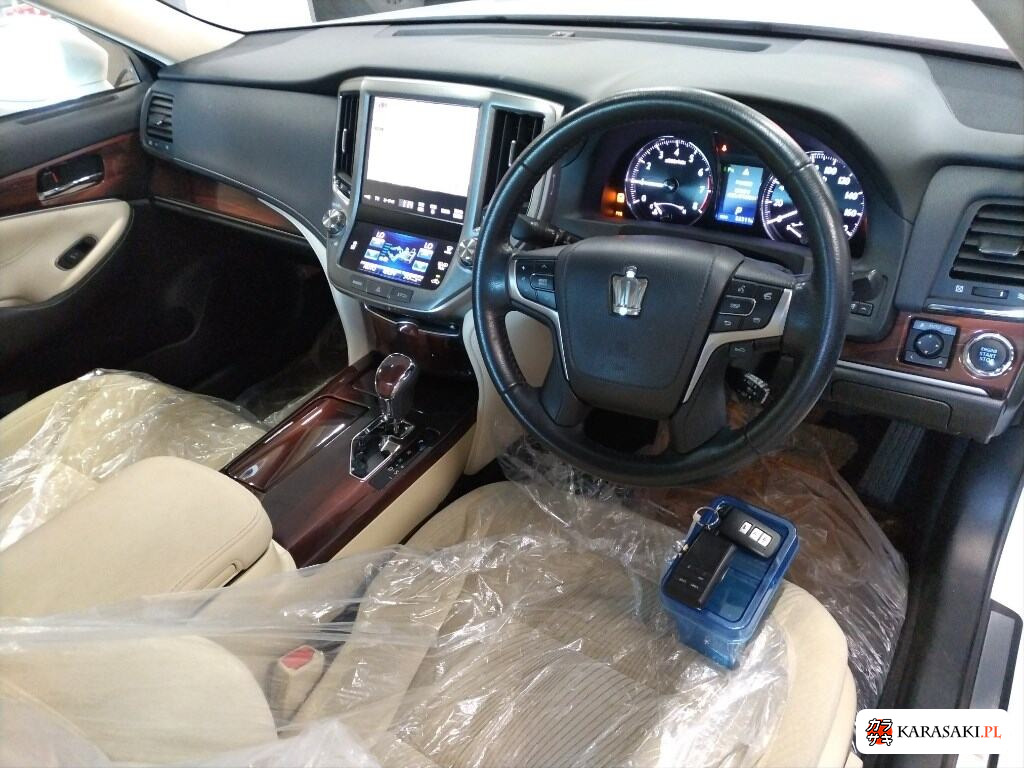 2013 Toyota Crown 4D 4WD Royal Saloon G I-Four Advanced Package 5