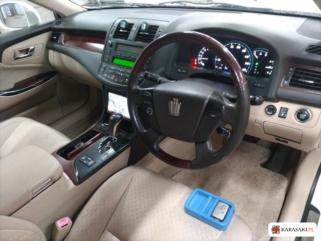 Toyota Crown 2008 z aukcji japońskiej