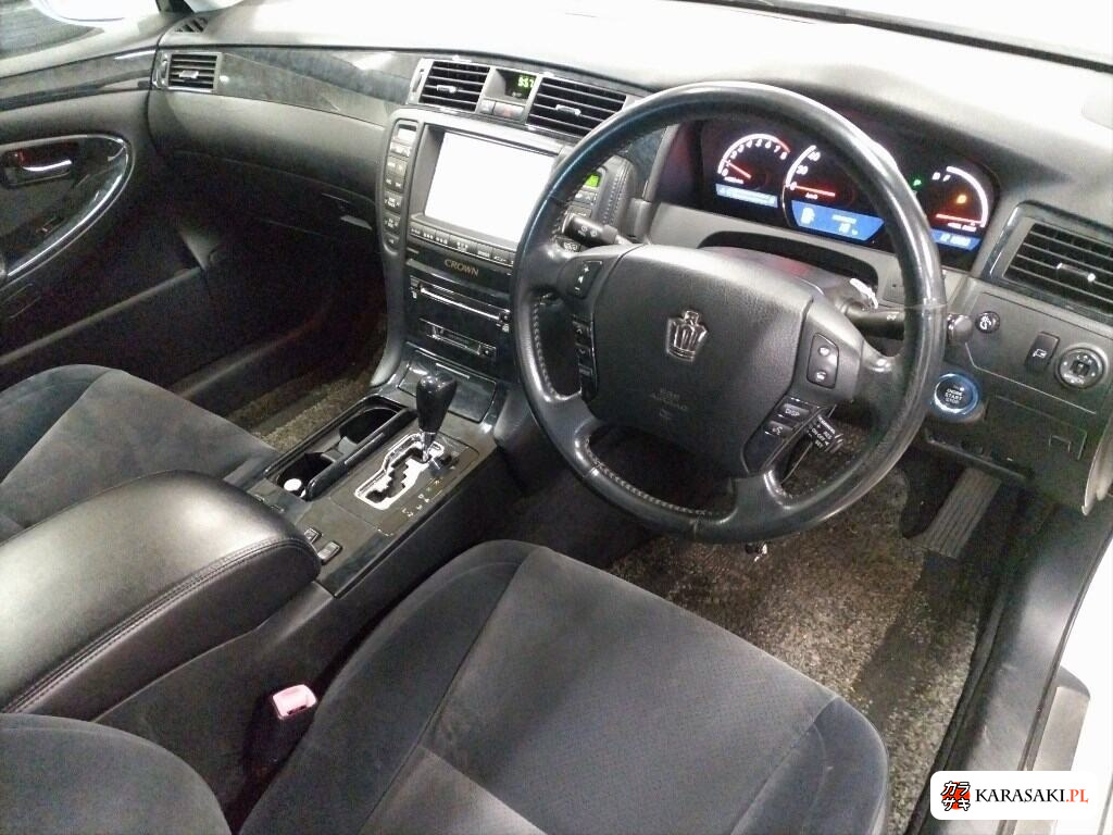 Toyota Crown 2004 z aukcji japońskiej