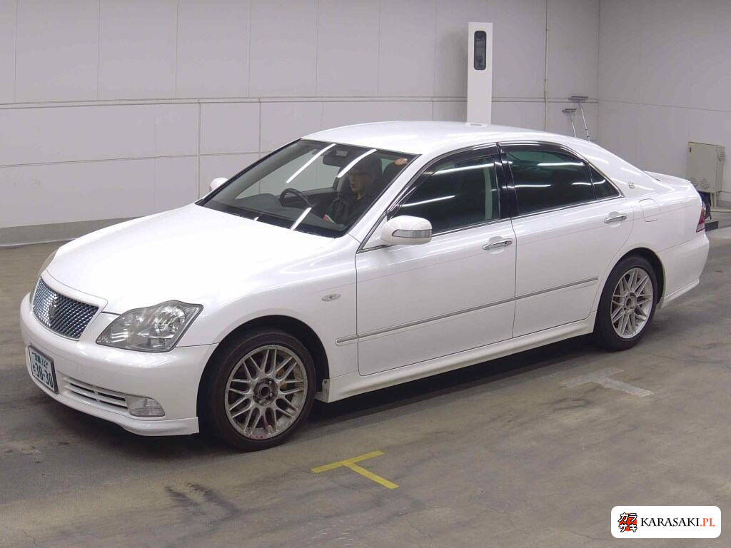 Toyota Crown 2004 z aukcji japońskiej
