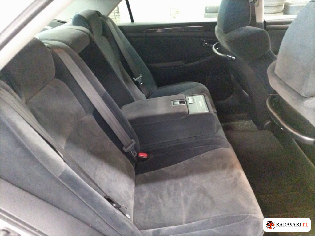 Toyota Crown 2004 z aukcji japońskiej
