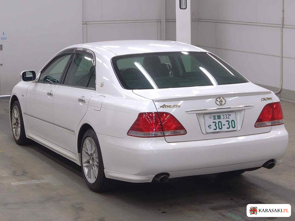 Toyota Crown 2004 z aukcji japońskiej