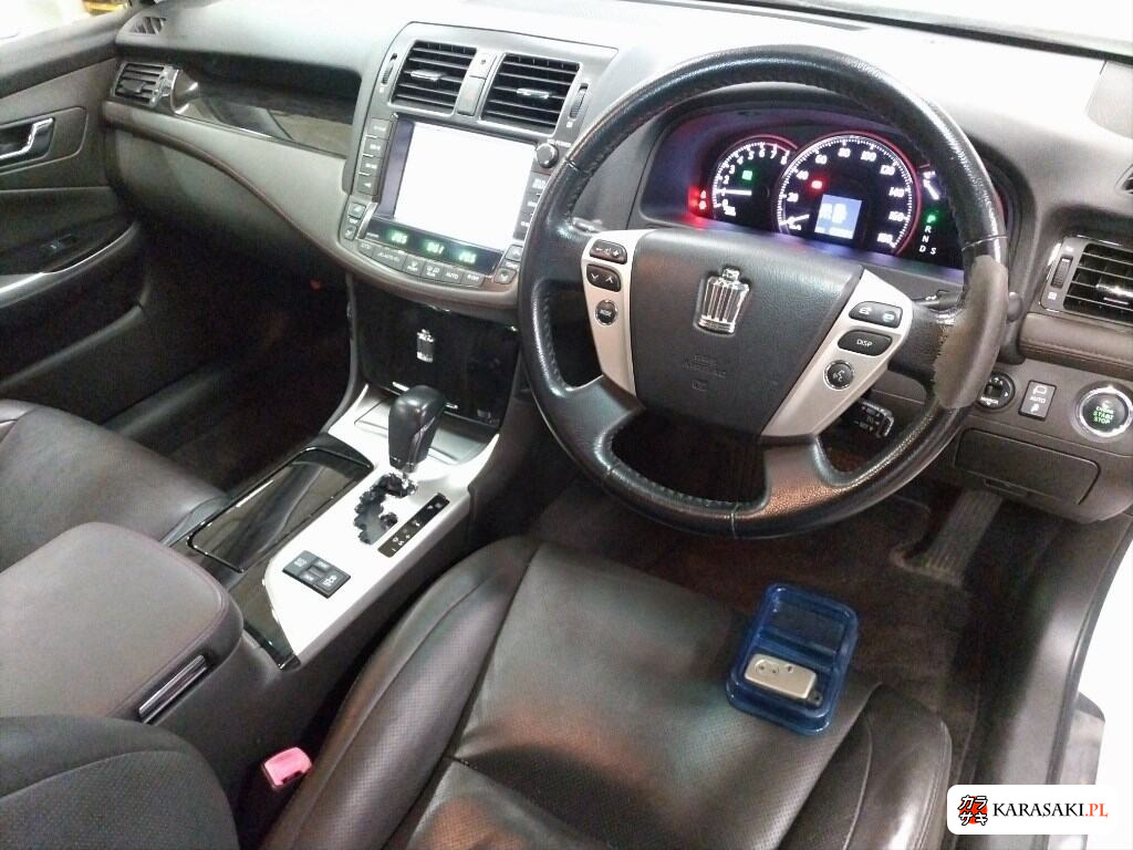 Toyota Crown 2011 z aukcji japońskiej