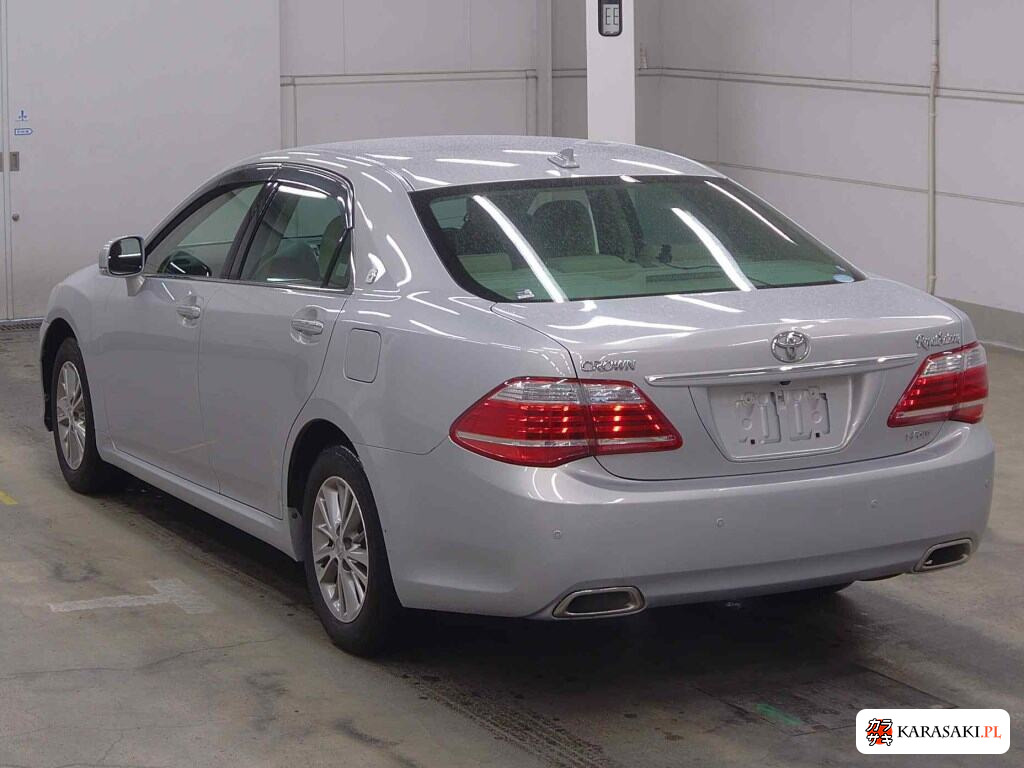 Toyota Crown 2012 z aukcji japońskiej
