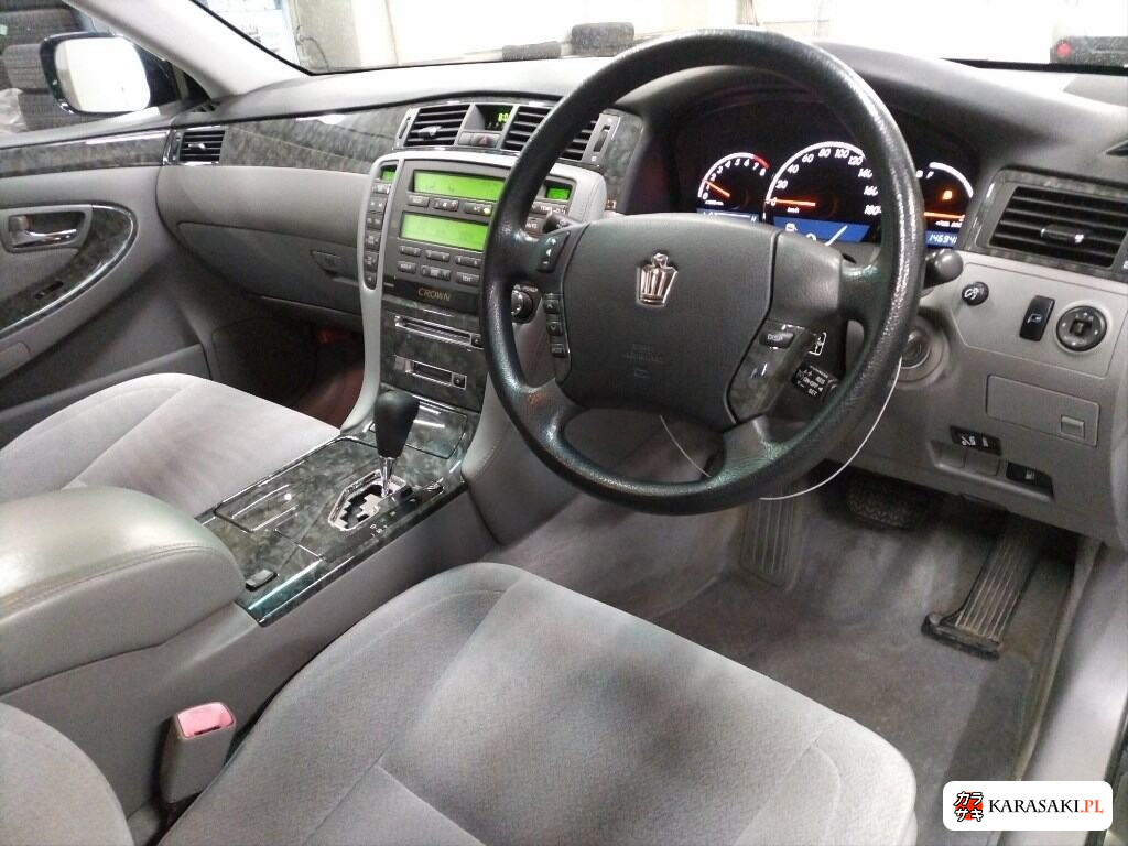 Toyota Crown 2004 z aukcji japońskiej