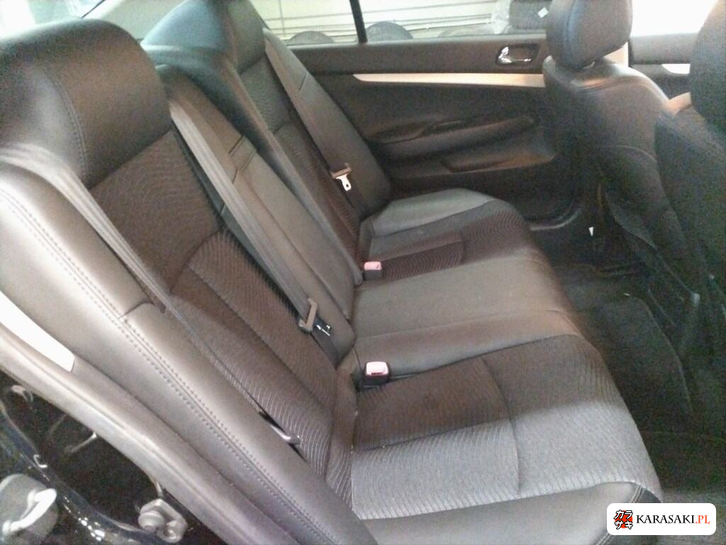Nissan Skyline 2008 z aukcji japońskiej