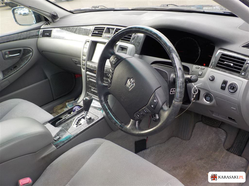 Toyota Crown 2004 z aukcji japońskiej