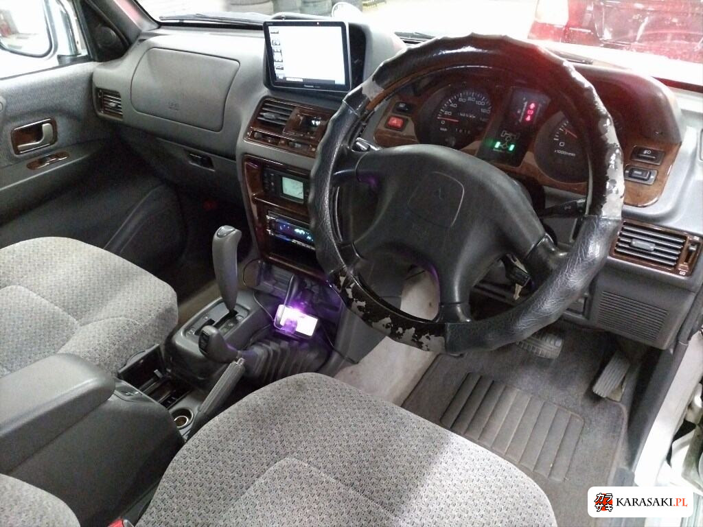 Mitsubishi Pajero 1998 z aukcji japońskiej