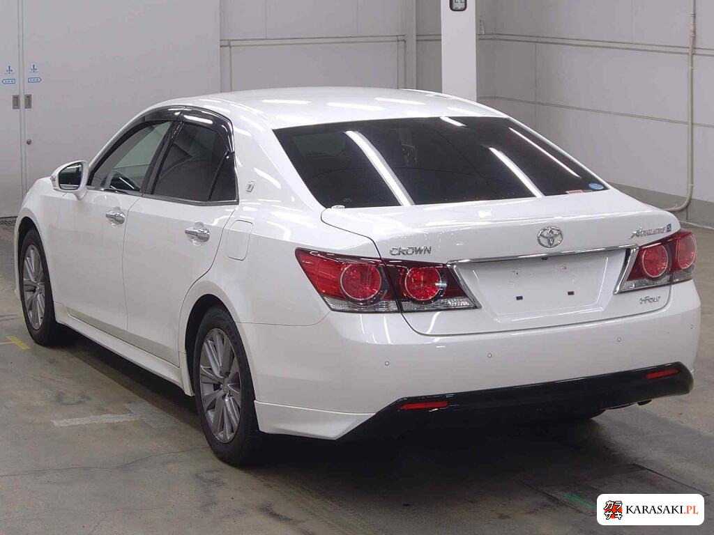 Toyota Crown 2018 z aukcji japońskiej