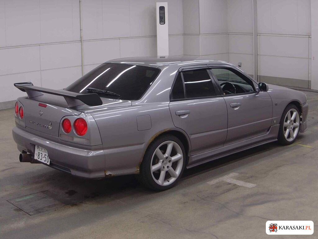 Nissan Skyline 1999 z aukcji japońskiej