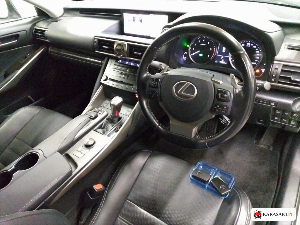 Lexus Is 2017 z aukcji japońskiej
