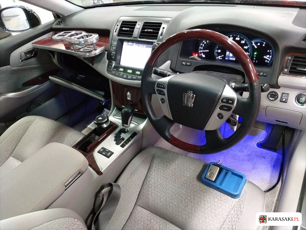Toyota Crown 2011 z aukcji japońskiej