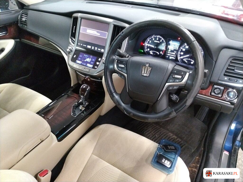Toyota Crown 2017 z aukcji japońskiej