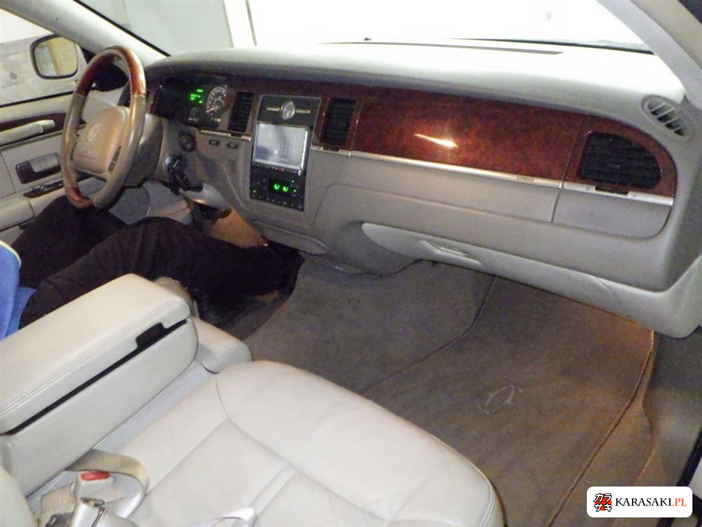 2006 Lincoln Towncar 5