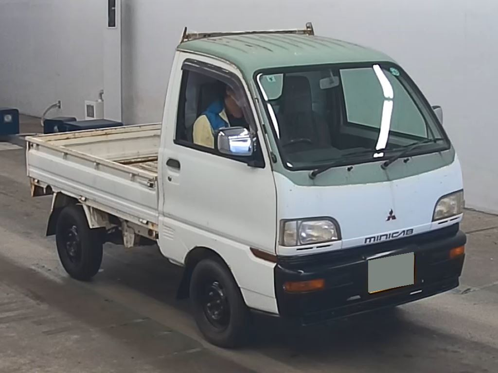 Mitsubishi U42T 1998 z aukcji japońskiej