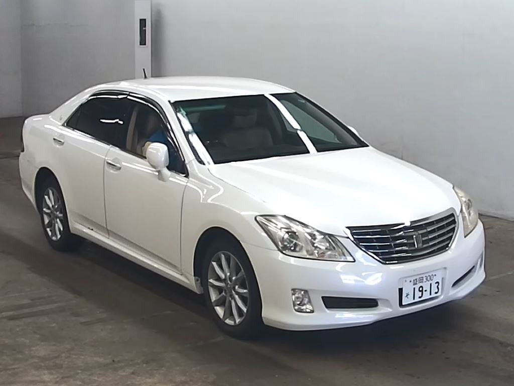 Toyota Crown 2009 z aukcji japońskiej