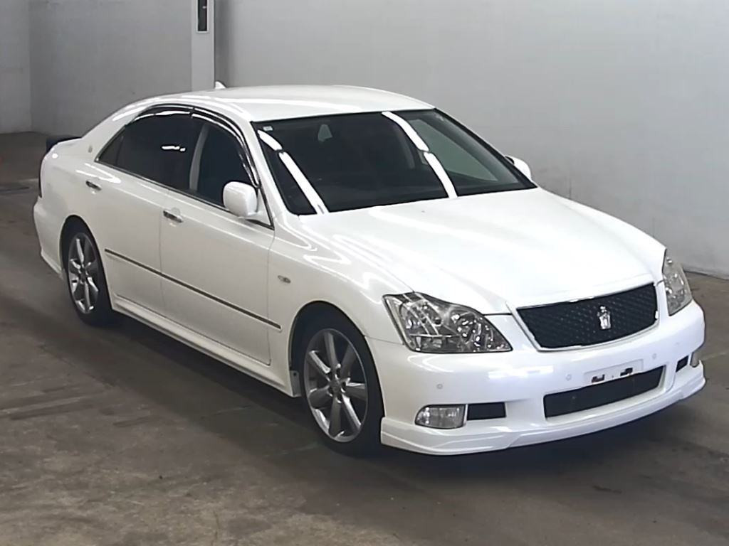 Toyota Crown 2005 z aukcji japońskiej