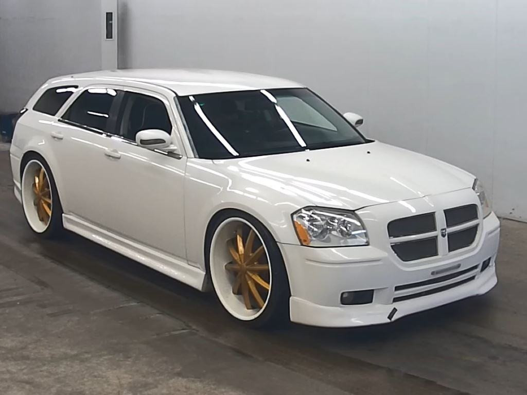 Dodge Magnum 2012 z aukcji japońskiej