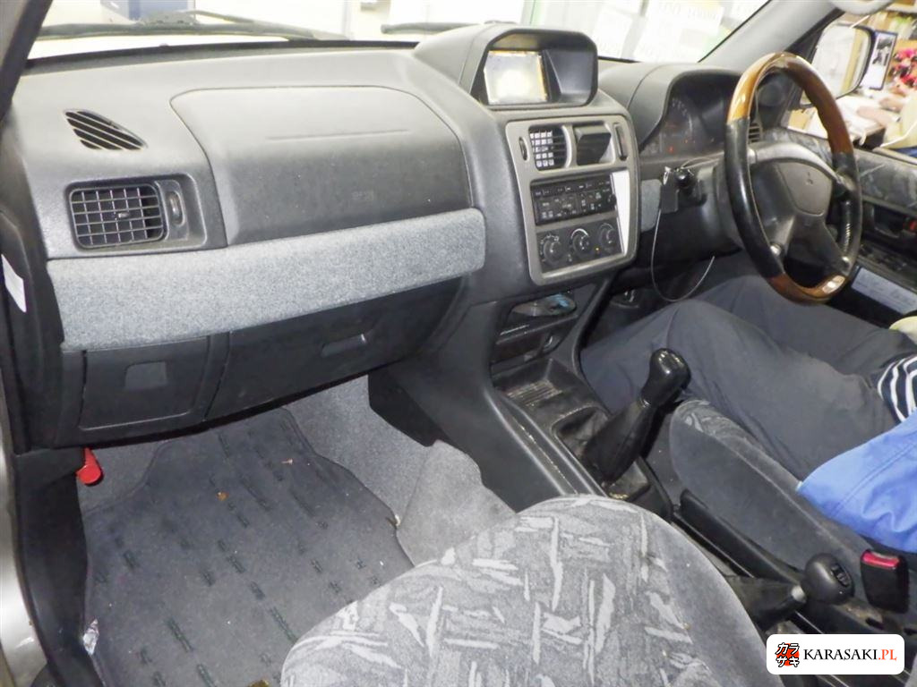 1999 Mitsubishi Pajero Io 5D 4WD 5