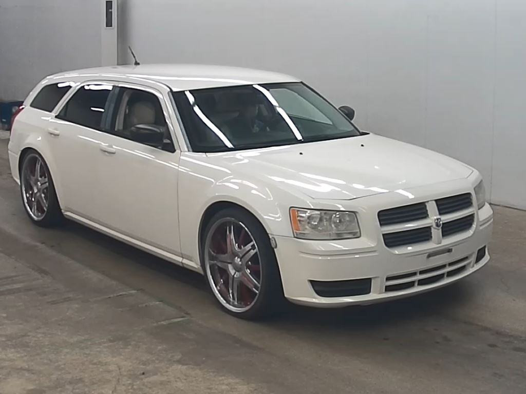 Dodge Magnum 2012 z aukcji japońskiej