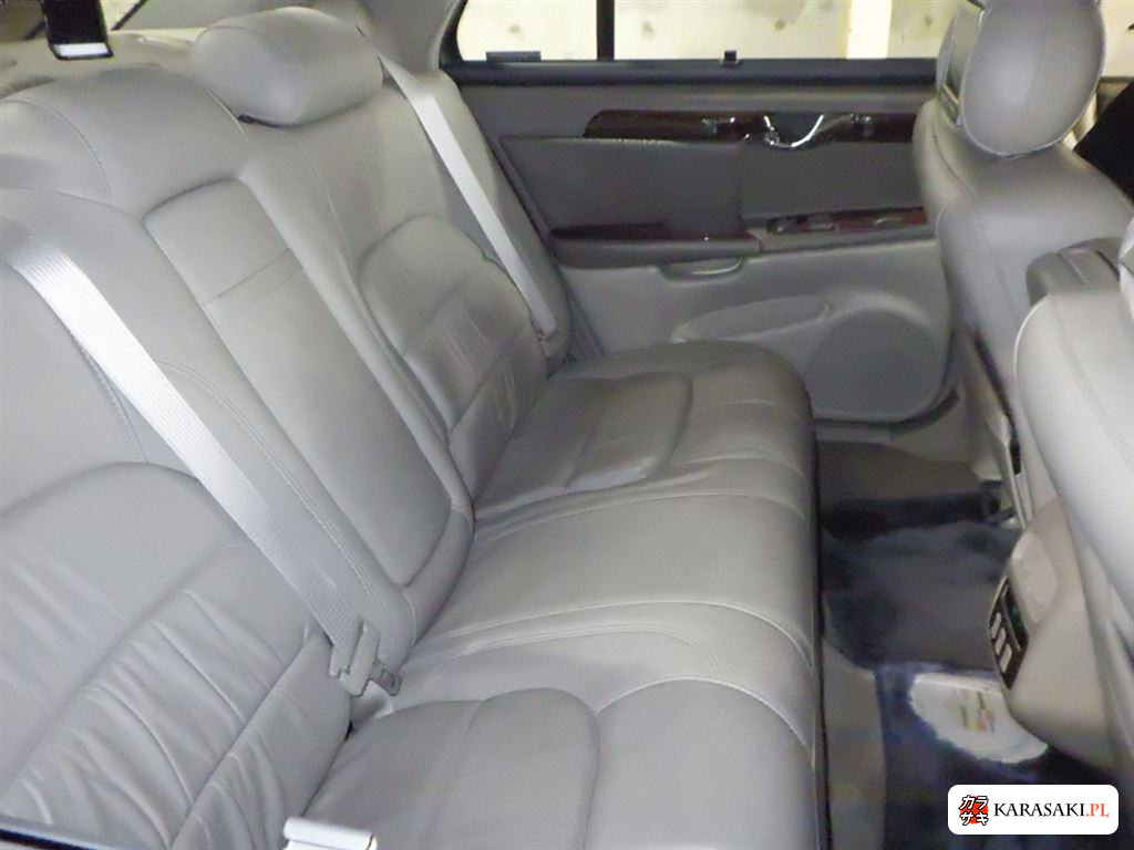 2000 Cadillac De Ville 6