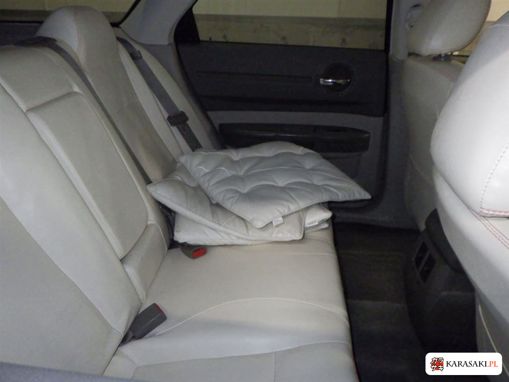2012 Dodge Magnum 6