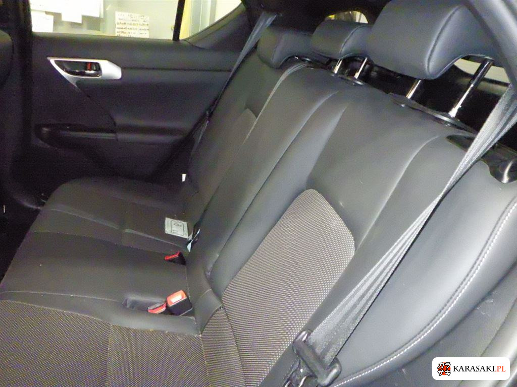 2011 Lexus CT CT200H Version L 6
