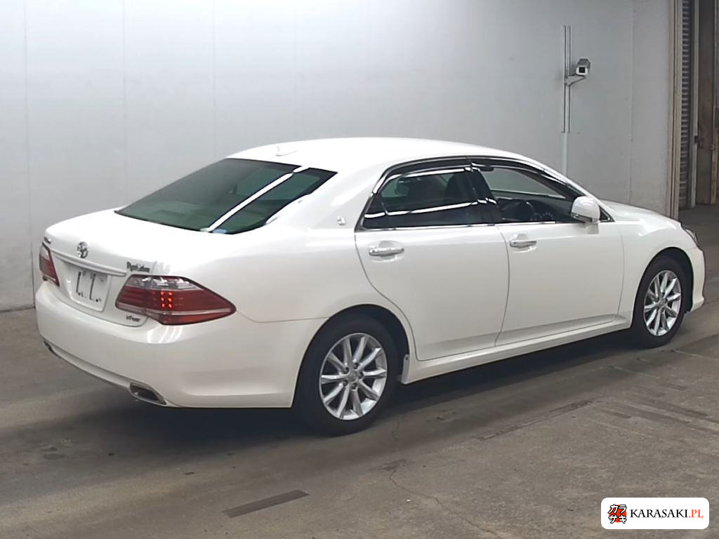 Toyota Crown 2010 z aukcji japońskiej