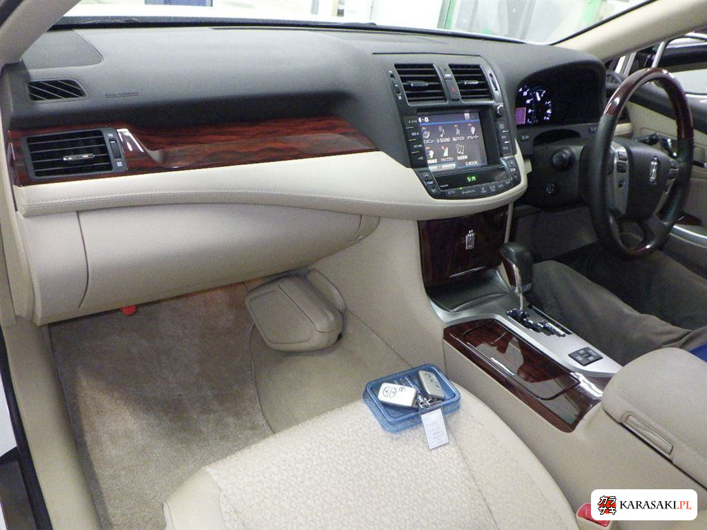 Toyota Crown 2010 z aukcji japońskiej