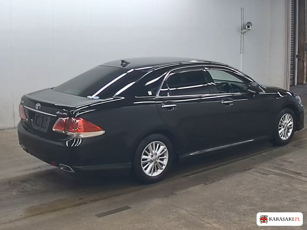 Toyota Crown 2011 z aukcji japońskiej