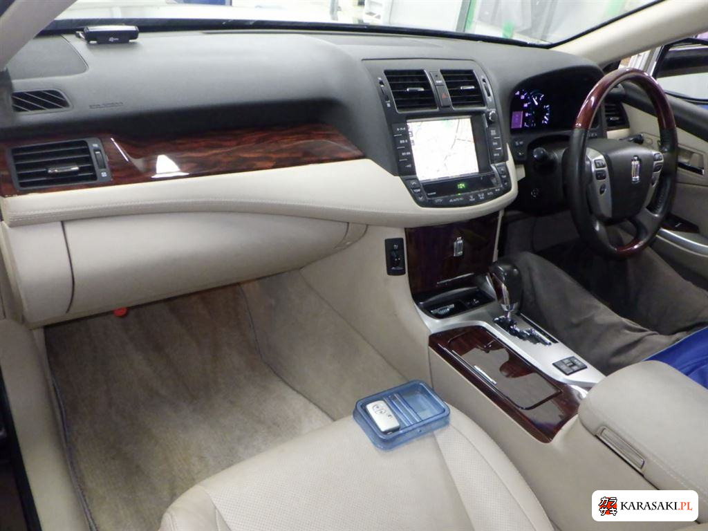 Toyota Crown 2012 z aukcji japońskiej