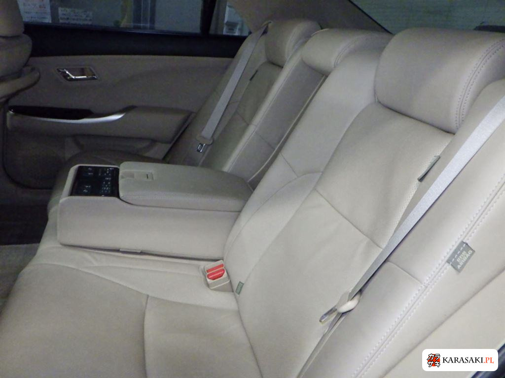 Toyota Crown 2012 z aukcji japońskiej