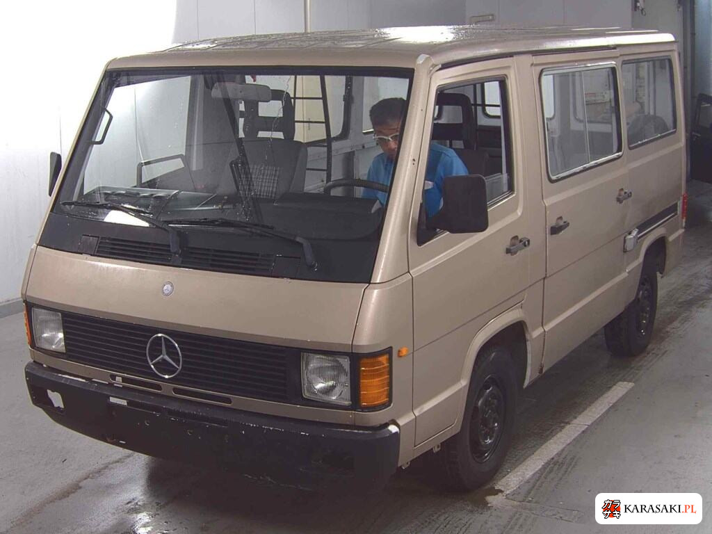 1995 Mercedes-Benz Transporter 4D 3