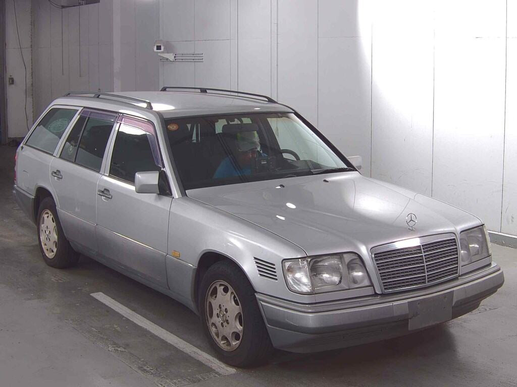 Mercedes-Benz E-Class Stationwagon 1996 z aukcji japońskiej
