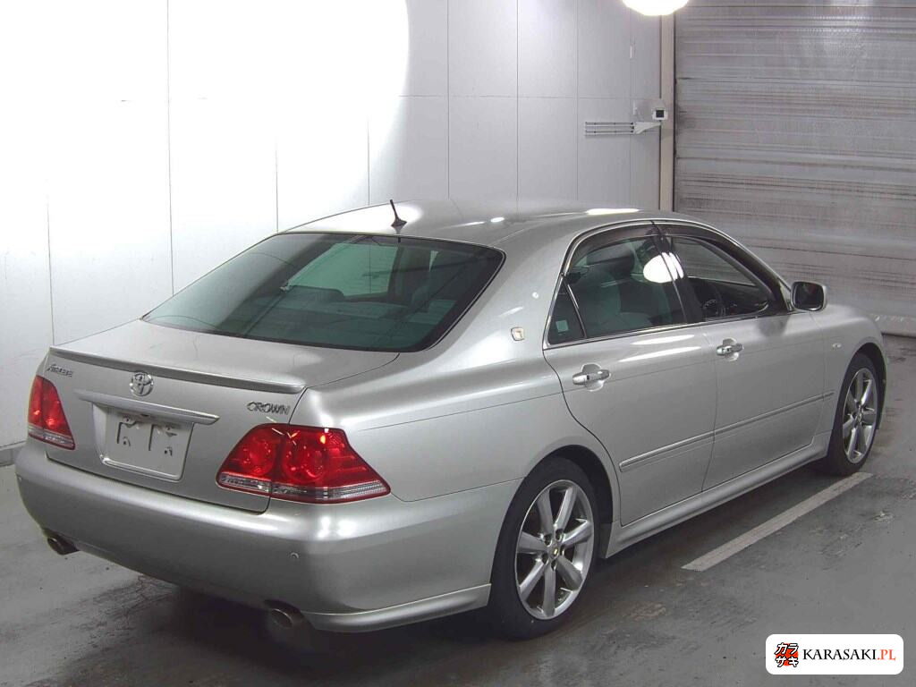 Toyota Crown 2004 z aukcji japońskiej