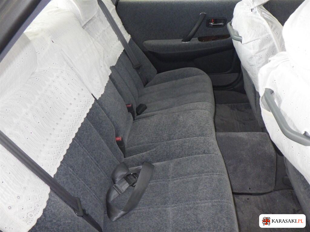 Toyota Crown 1999 z aukcji japońskiej