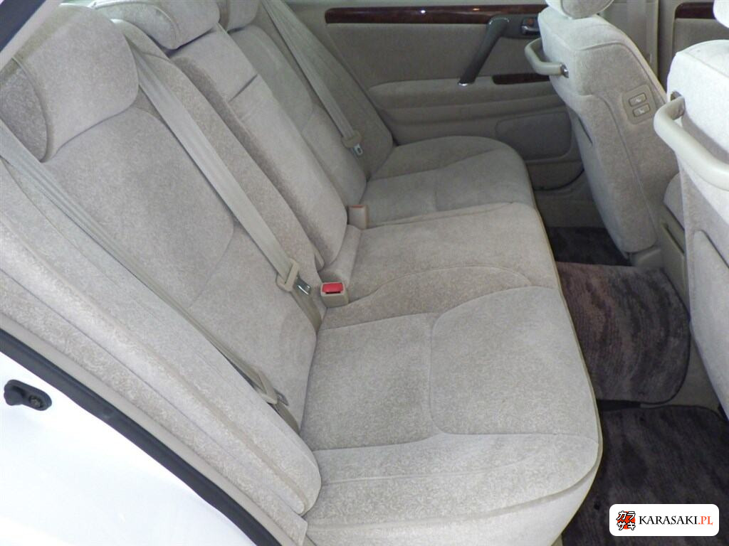 Toyota Crown 2003 z aukcji japońskiej