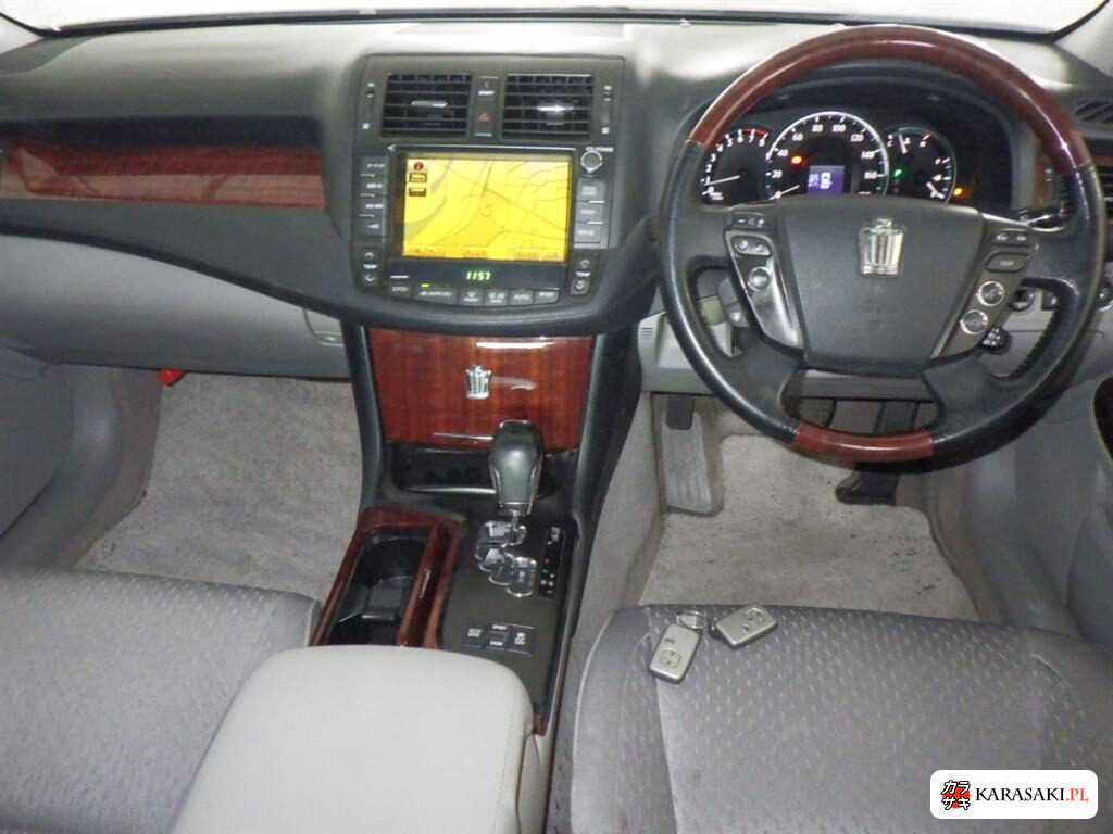 Toyota Crown 2009 z aukcji japońskiej