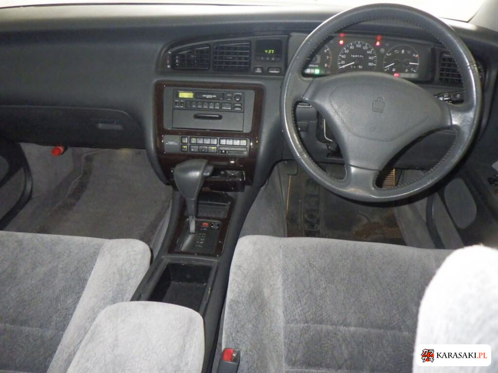Toyota Crown 1995 z aukcji japońskiej