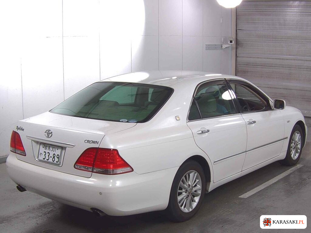 Toyota Crown 2004 z aukcji japońskiej