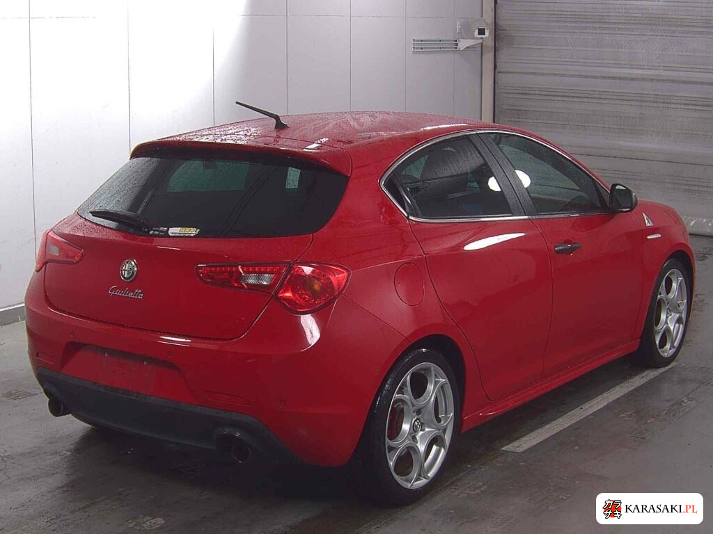 2015 Alfa Romeo Giulietta 5D 4