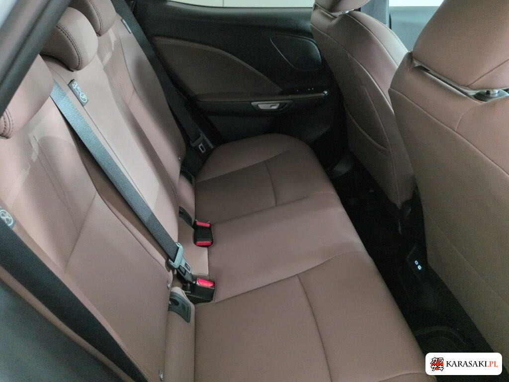 2025 Lexus LBX Elegant 6