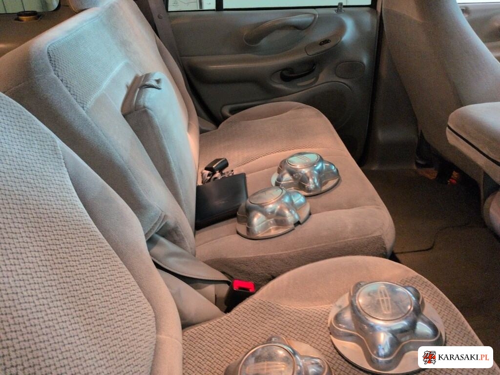 Ford Expedition 2001 z aukcji japońskiej