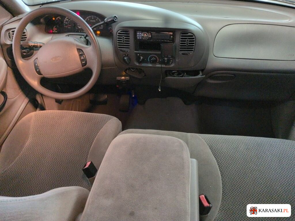 Ford Expedition 2001 z aukcji japońskiej
