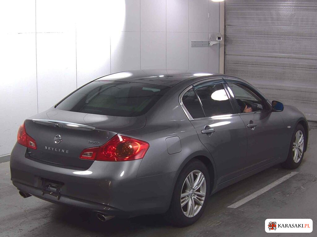 Nissan Skyline 2010 z aukcji japońskiej